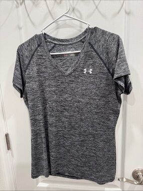 Under Armour Women's Heather Charcoal V-Neck Performance Tee